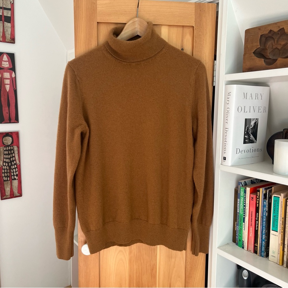Uniqlo 100% cashmere turtleneck